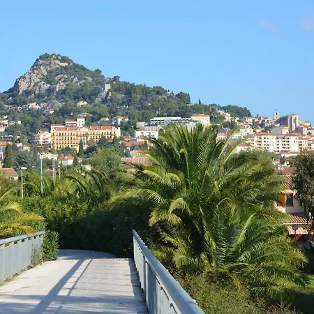 Beautiful Renovated La Boheme