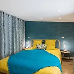 Beautiful Renovated La Boheme *