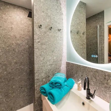Beautiful Renovated La Boheme Apartmán