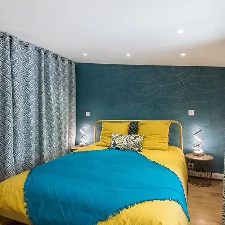 Beautiful Renovated La Boheme *